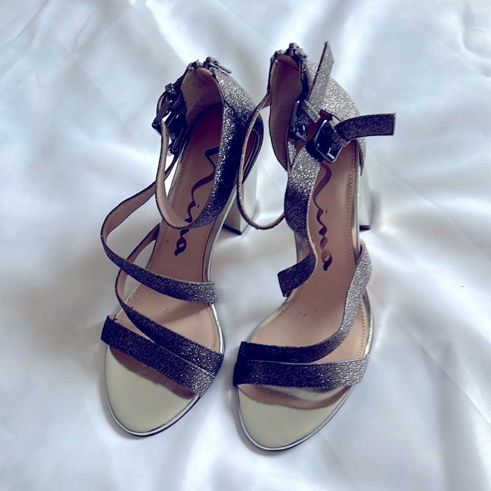 Shoe
